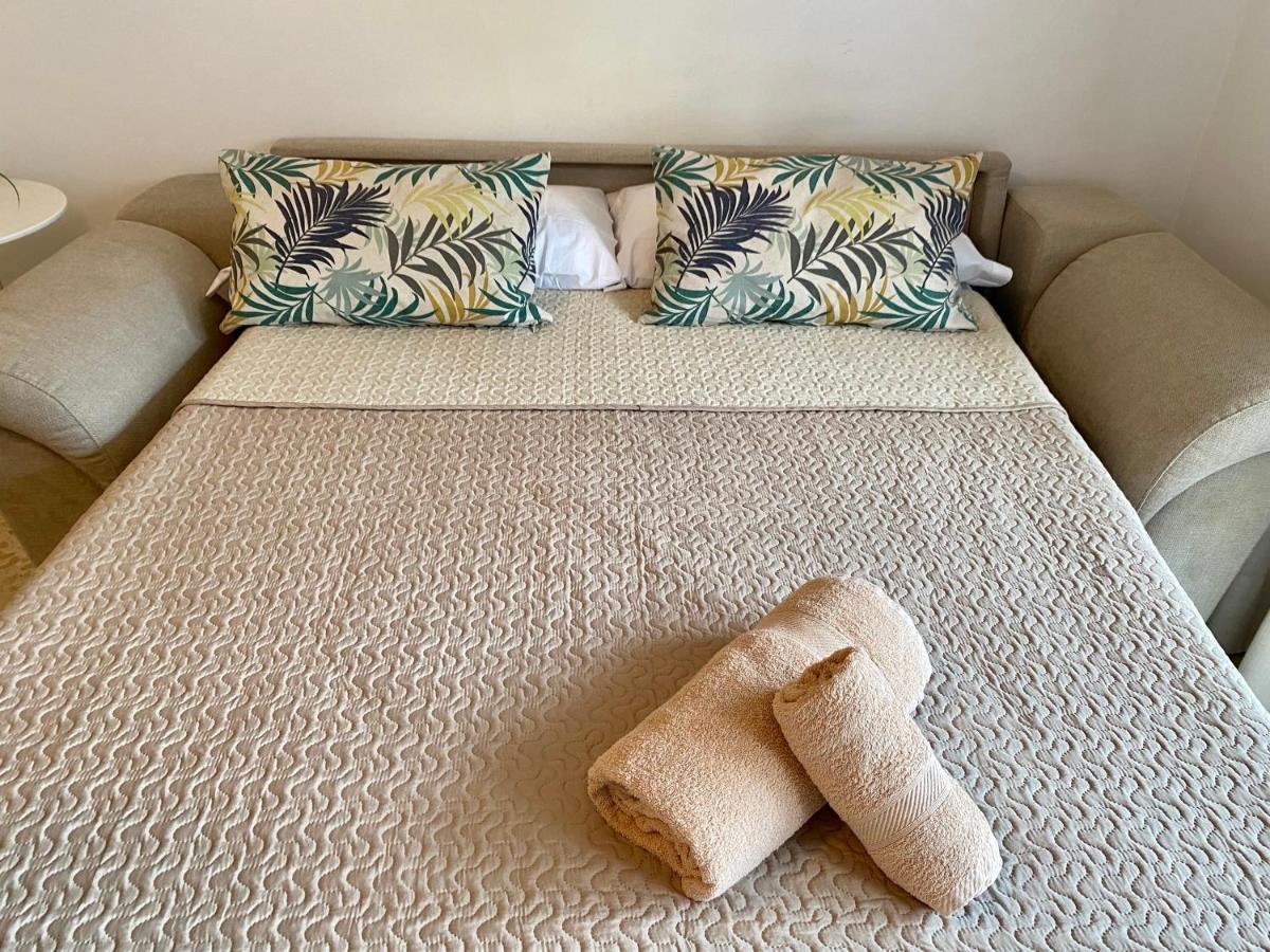 Studio With Access To The Garden. Open Pool. Beach Very Close. Wifi & Netflix Free Appartement Benalmádena Buitenkant foto