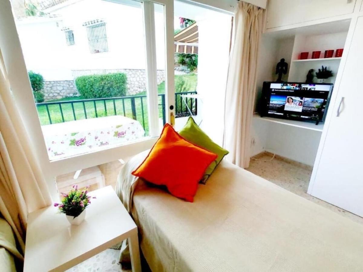 Studio With Access To The Garden. Open Pool. Beach Very Close. Wifi & Netflix Free Appartement Benalmádena Buitenkant foto