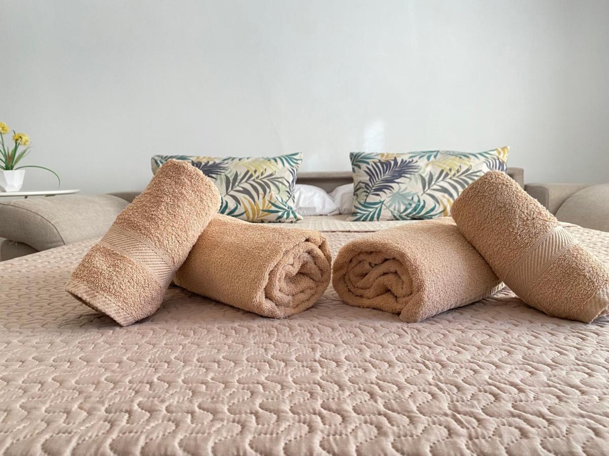 Studio With Access To The Garden. Open Pool. Beach Very Close. Wifi & Netflix Free Appartement Benalmádena Buitenkant foto